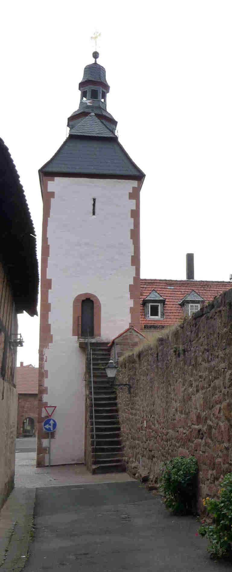 Obg Oberes Tor mit Treppe 2011