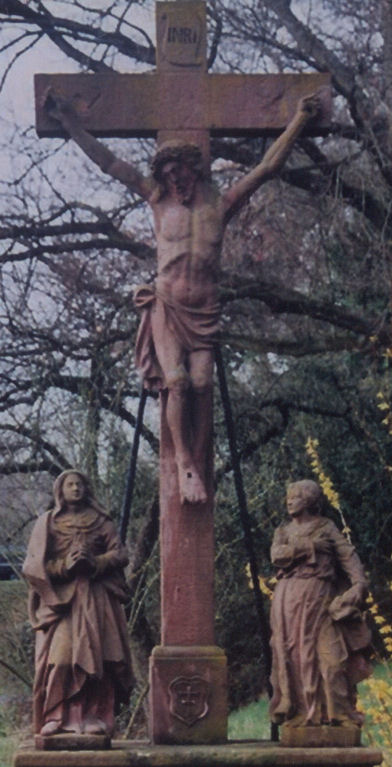 Steinernes Kreuz Ausschnitt von vorne von Karl
