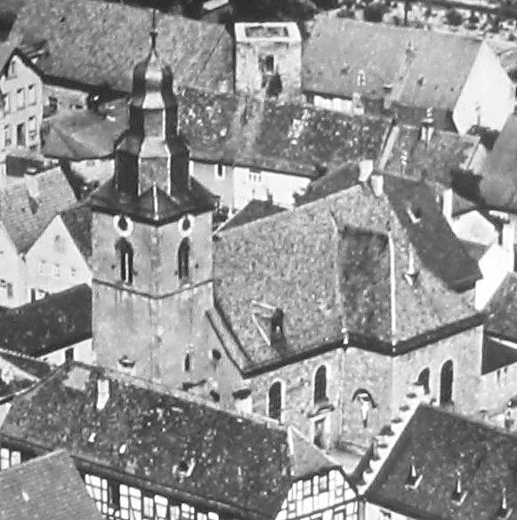 Alte Erinnerungen Kirche Ausschnittalt im Stadtbild