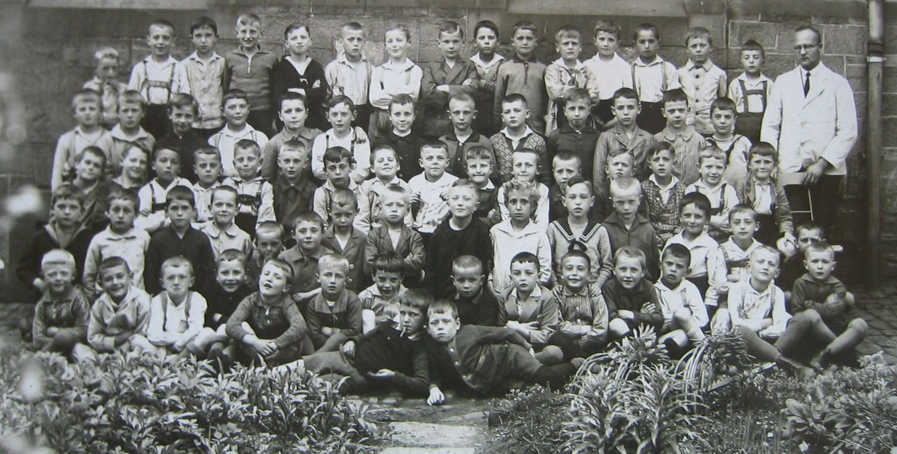 Michelbach 1931 mit Jahrgängen 1921_22, 22_23, 23_24_sw