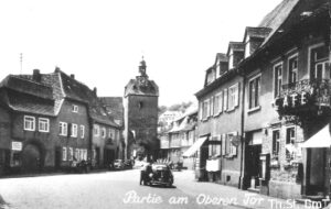 Rechts Café Strobel, links daneben Haus Schnabel