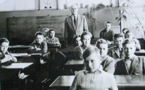 Josef Michelbach im Jahre 1959 mit den Jahrgängen 1945 und 1946